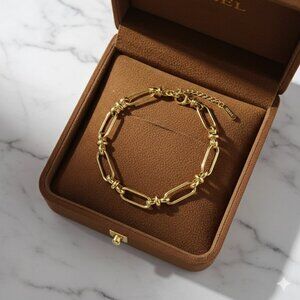 Stainless S - Gold Plated Paperclip style bracelet